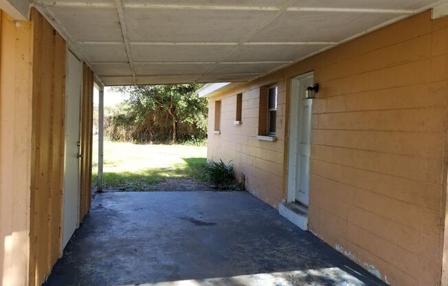 3/1 block home with indoor laundry