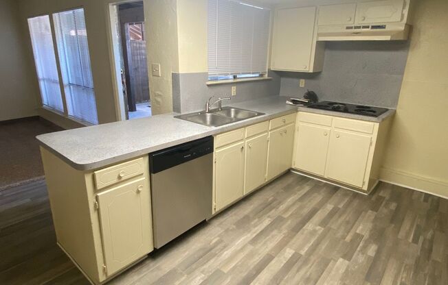 SPACIOUS 3 bedroom 2.5 bathroom townhome