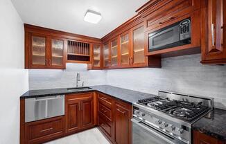 2 beds, 1 bath, 750 sqft, $7,500, Unit 8R