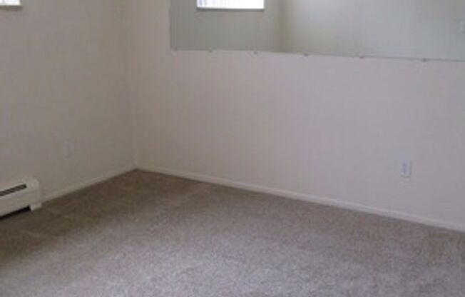 2 beds, 2 baths, $1,720, Unit 660-103