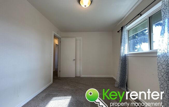 4 beds, 1 bath, $2,400