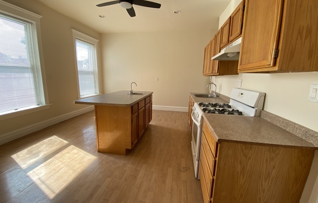 1325 N HOMAN AVE