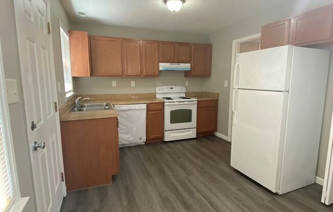 2 beds, 1.5 baths, $1,395, Unit Unit D