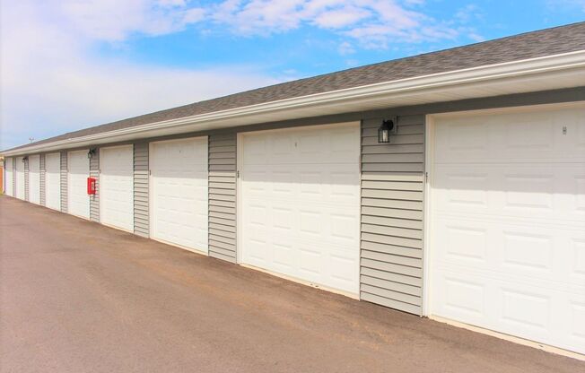 2 beds, 1 bath, 945 sqft, $1,195, Unit 300-65