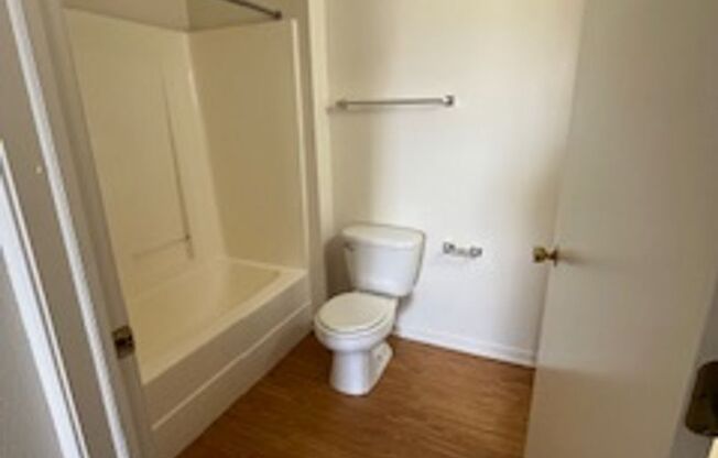 2 beds, 2 baths, 1,080 sqft, $1,189, Unit 93