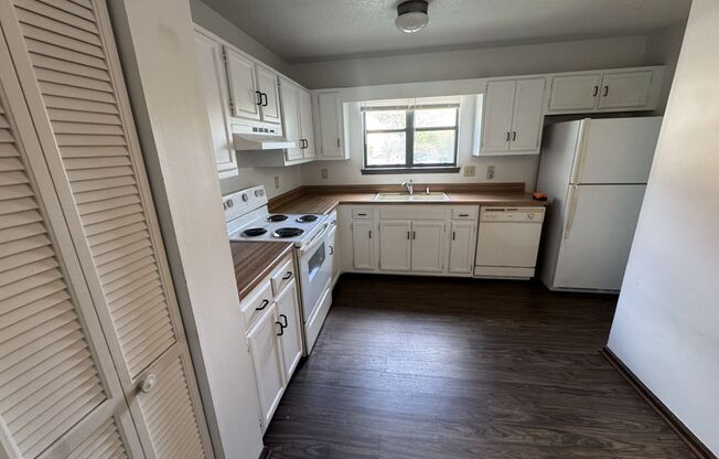 2 bd 1.5 ba Townhome