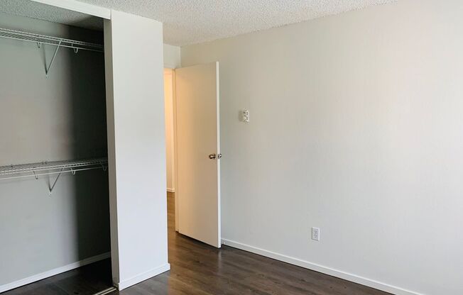 2 beds, 1 bath, 850 sqft, $2,200, Unit 220