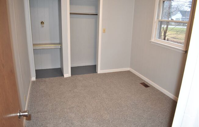 3 beds, 1 bath, $1,099