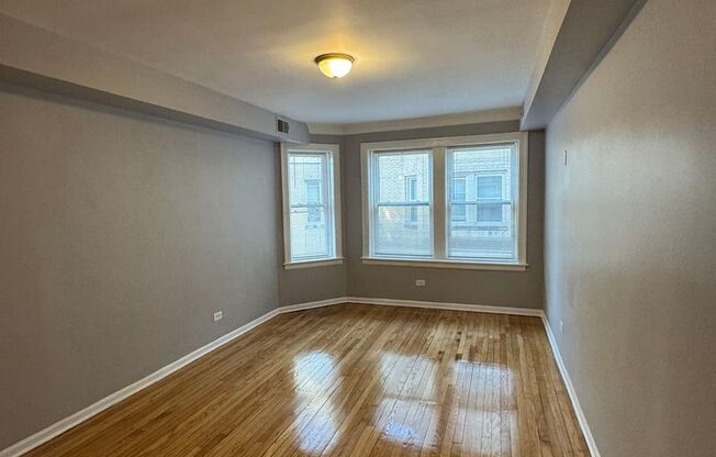 2 beds, 1 bath, $1,860, Unit 1119-2S