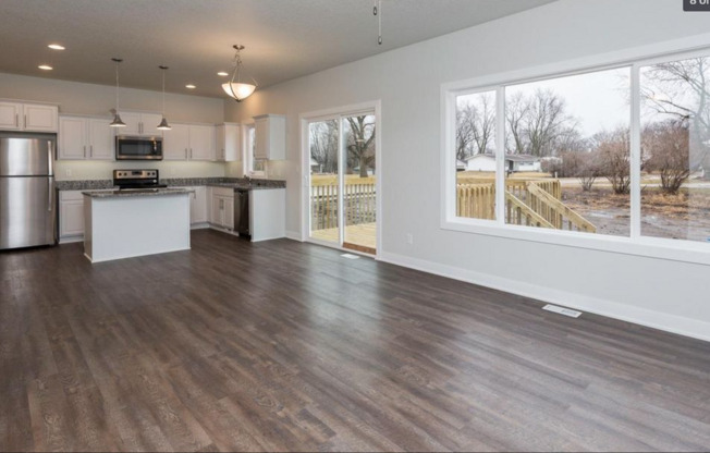 Beautiful 4 Bedroom Home! BRAND NEW CARPET!!