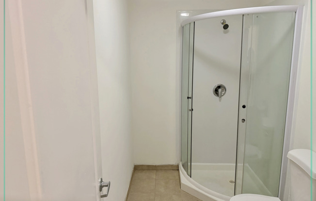 Studio, 1 bath, 350 sqft, $989, Unit 112
