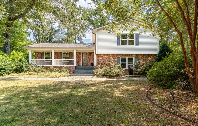 1998 Sunshine Circle - HORSE-FRIENDLY HOME FOR RENT