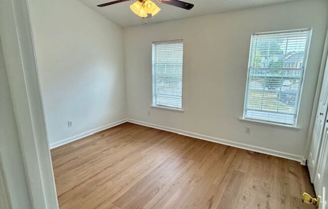 Fabulous Townhome in Prime Location – Comfort, Convenience & Style!