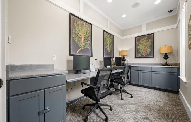 Work Desks at Stonepost Lakeside Apartment Homes, Olathe, Kansas
