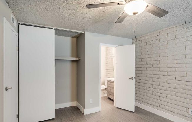 2 beds, 2 baths, 955 sqft, $1,350, Unit 2091