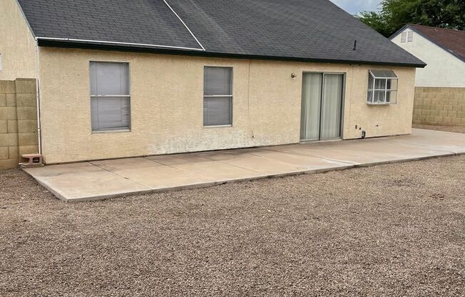 Charming 3 bed 2 bath single level home with RV Gate