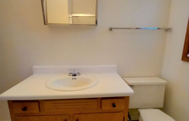 2 beds, 1.5 baths, 900 sqft, $1,440, Unit F-4