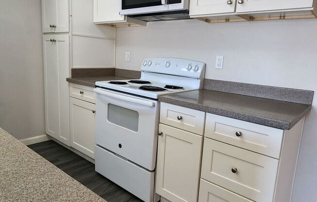 1 bed, 1 bath, 720 sqft, $1,850, Unit 36