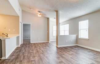 Summit Station at Duluth, Duluth, GA, Apartment_spacious 
Livingroom