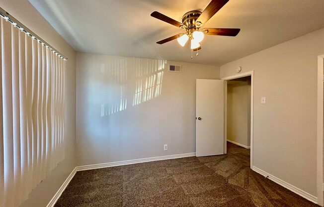 2 beds, 1 bath, $850, Unit MA9143