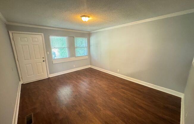 2Bed/1Ba Duplex close to Downtown Concord Fully Renovated with Laundry Room on Site