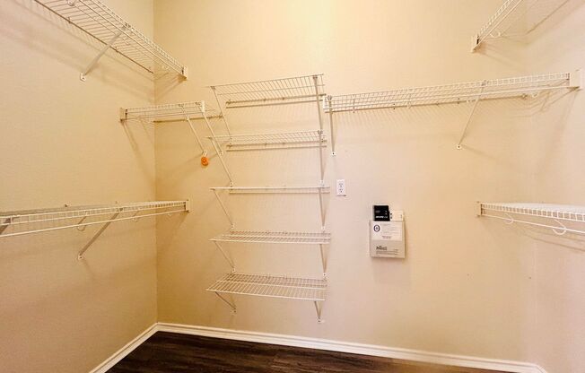 2 beds, 2 baths, $1,595, Unit # 1701