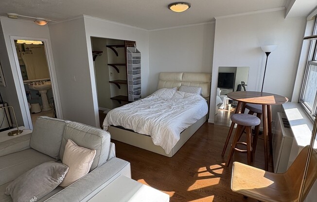 Studio, 1 bath, 605 sqft, $3,000, Unit 26H