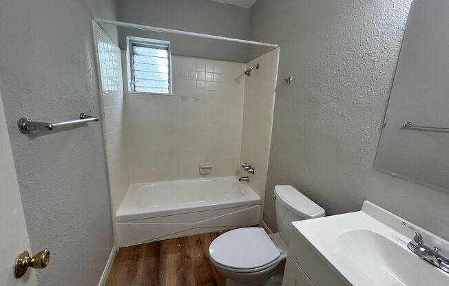 1 bed, 1 bath, 700 sqft, $1,245, Unit 215