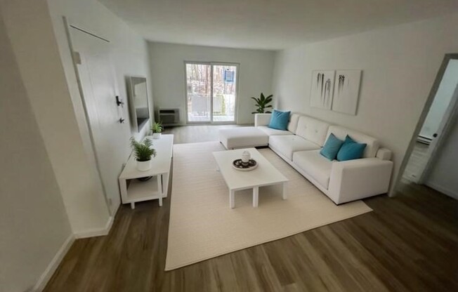 2 beds, 1 bath, 850 sqft, $2,400, Unit 31