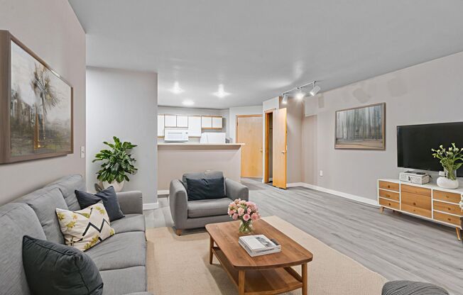 2 beds, 2 baths, 900 sqft, $1,599, Unit 1608 - 201