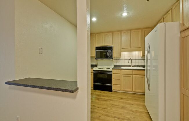 2 beds, 2 baths, $3,500, Unit APARTMENT 111