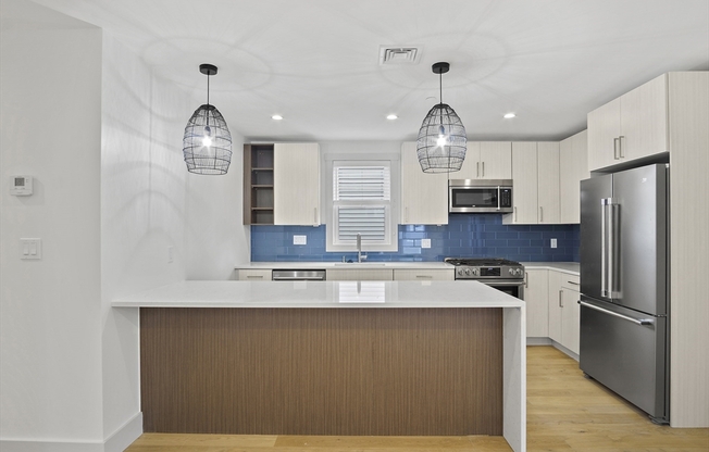 26 CRES AVE