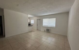 2 beds, 1 bath, 800 sqft, $1,625, Unit 7