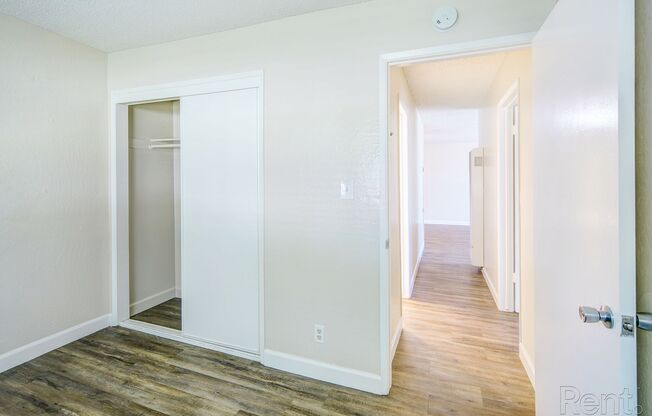 2 beds, 1 bath, 690 sqft, $1,600, Unit 32
