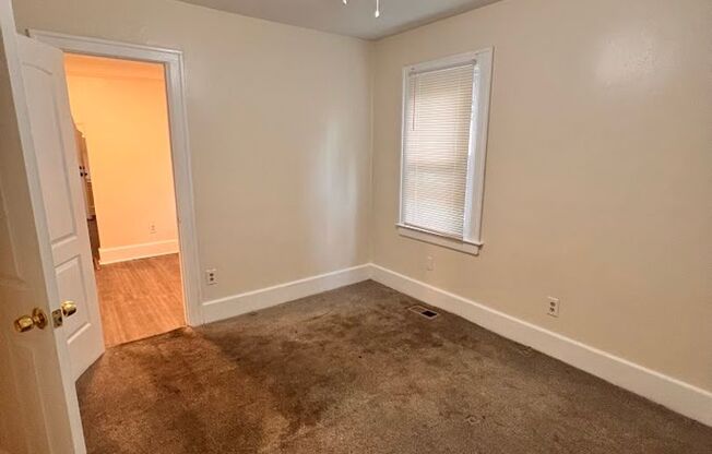 3 beds, 1 bath, $1,300