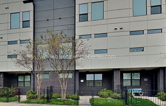 1625 Hickory Street #105
