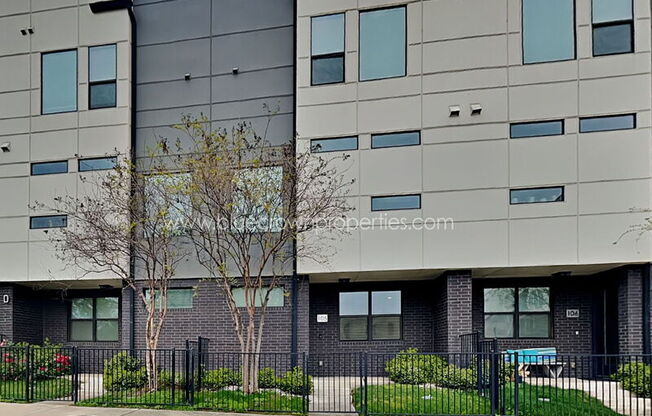 1625 Hickory Street #105