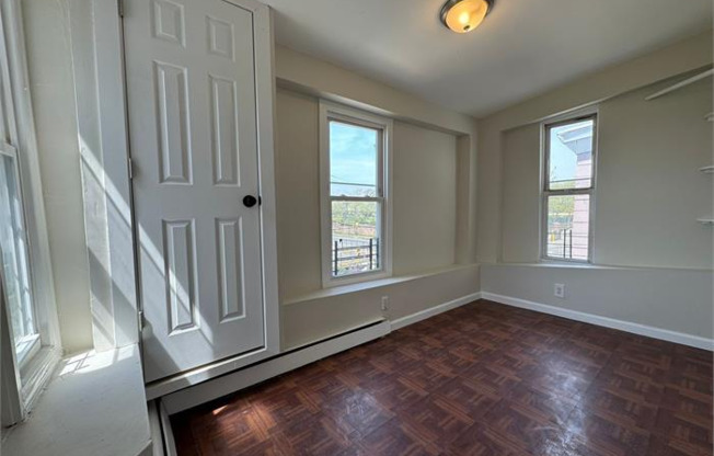 142 JOHNSON AVE