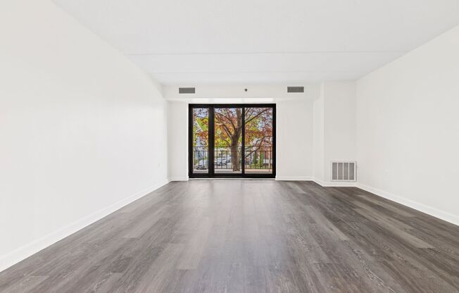 1 bed, 1 bath, 900 sqft, $3,200, Unit T309