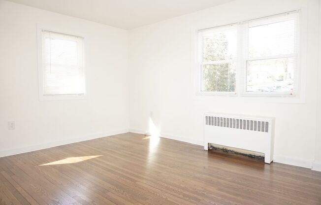 1 bed, 1 bath, 600 sqft, $1,149, Unit A12