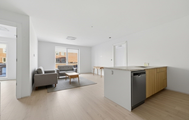 2 beds, 2 baths, 867 sqft, $5,200, Unit 504