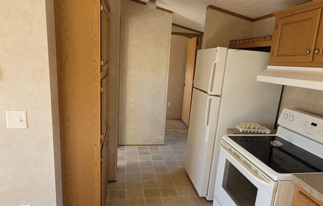 2 beds, 1 bath, $575