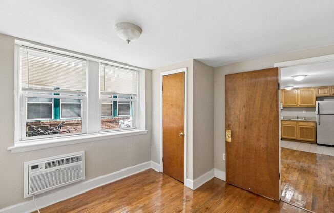 1 bed, 1 bath, 550 sqft, $1,090, Unit A5