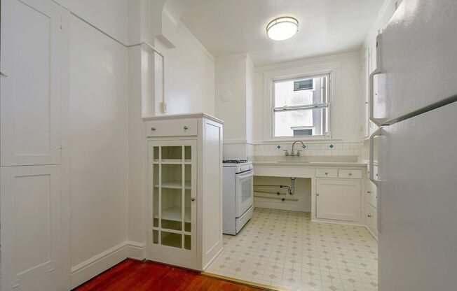 Studio, 1 bath, $2,495, Unit 401