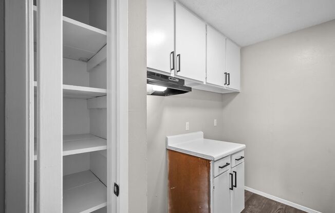 1 bed, 1 bath, 538 sqft, $1,195, Unit 13
