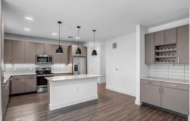 1310 Leander Dr