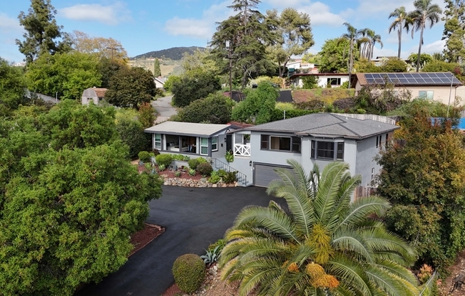2136 FOOTHILL DR