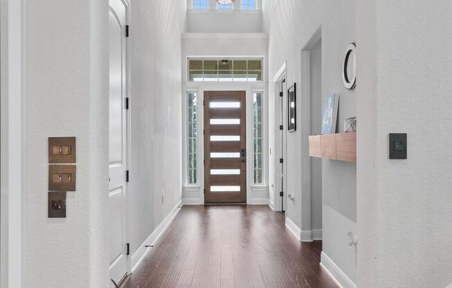 Stunning 4-Bedroom Home in Northwest Austin Gated Community