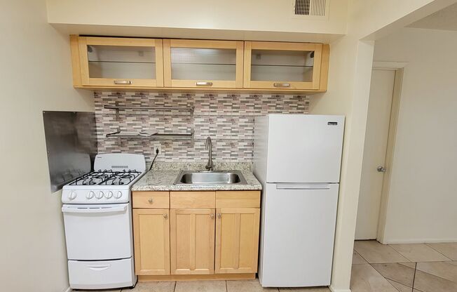 1 bed, 1 bath, 600 sqft, $1,250, Unit 127B