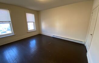 1 bed, 1 bath, $925, Unit 4